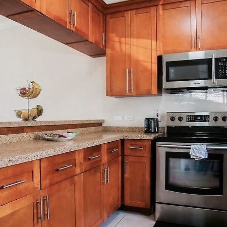New Kingston Guest Apt At Sonoma Estate Екстериор снимка