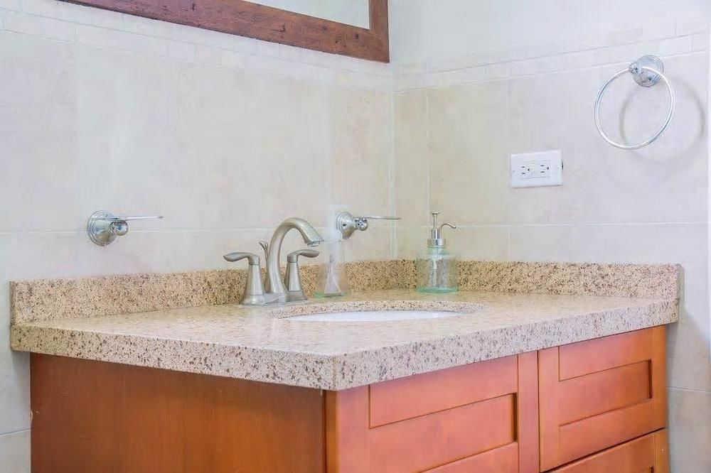 New Kingston Guest Apt At Sonoma Estate Екстериор снимка