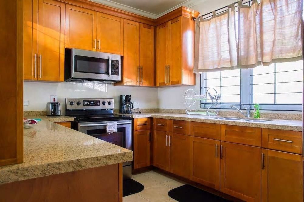 New Kingston Guest Apt At Sonoma Estate Екстериор снимка