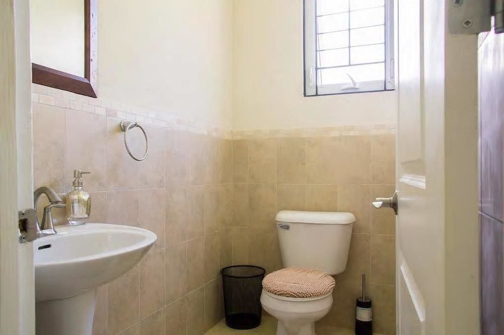New Kingston Guest Apt At Sonoma Estate Екстериор снимка
